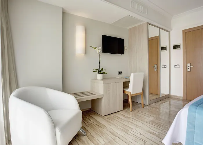 Отель Grupotel Orient 4*